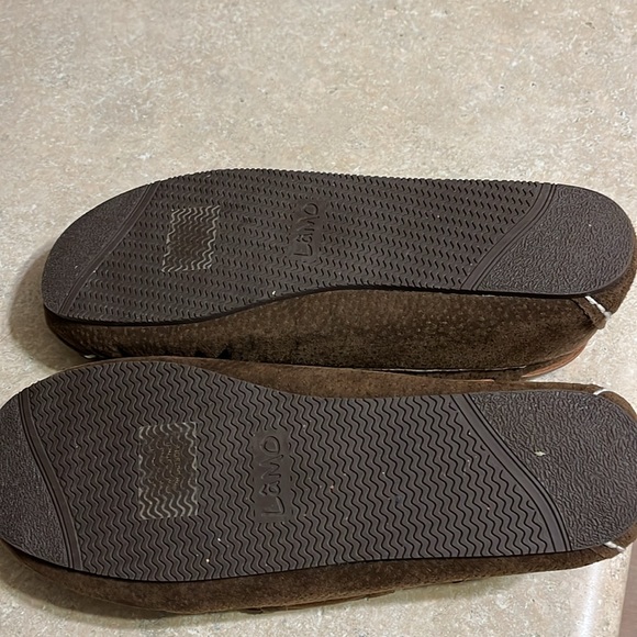 Lamo women’s slippers never worn size 11- excellent condition! Perfect! - Picture 5 of 6